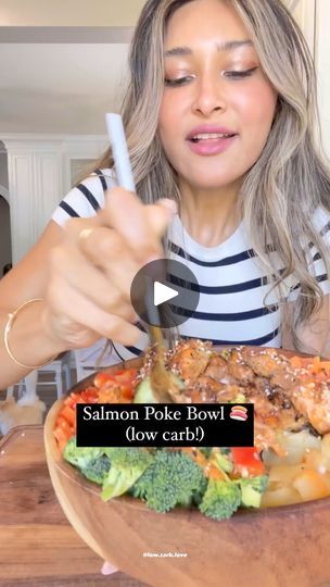 Keto Salmon Bowl Recipes, Low Carb Poke Bowl, Keto Salmon Bowl, Cucumber Pickled, Salmon Poke Bowl Recipe, Salmon Poke Bowl, Low Carb Sushi, Low Carb Salmon, Rice Broccoli