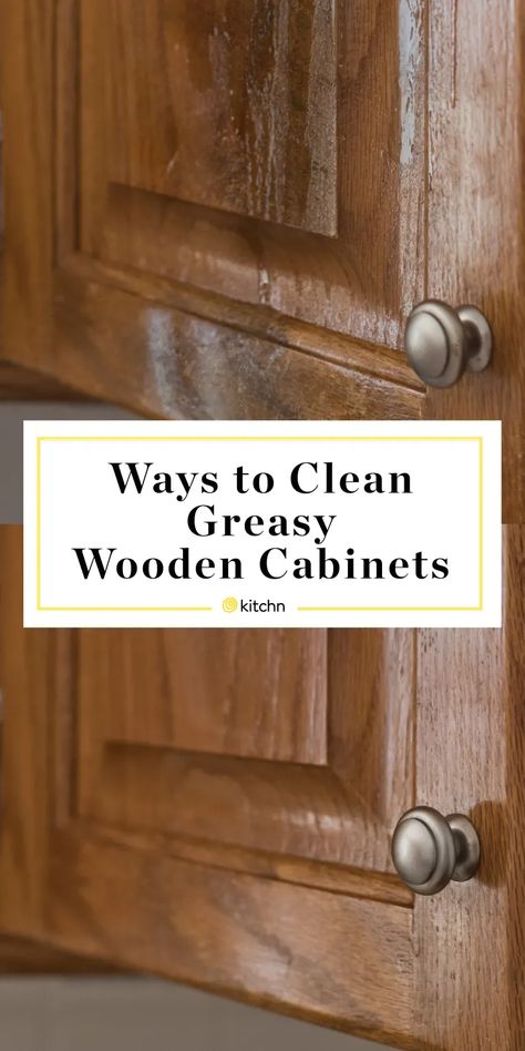 Clean Greasy Kitchen Cabinets, Wood Cabinet Cleaner, Cleaning Wooden Cabinets, Cabinet Cleaner, Cleaning Cabinets, Clean Kitchen Cabinets, Homemade Cleaning Solutions, Kitchen Cleaner, Wood Kitchen Cabinets