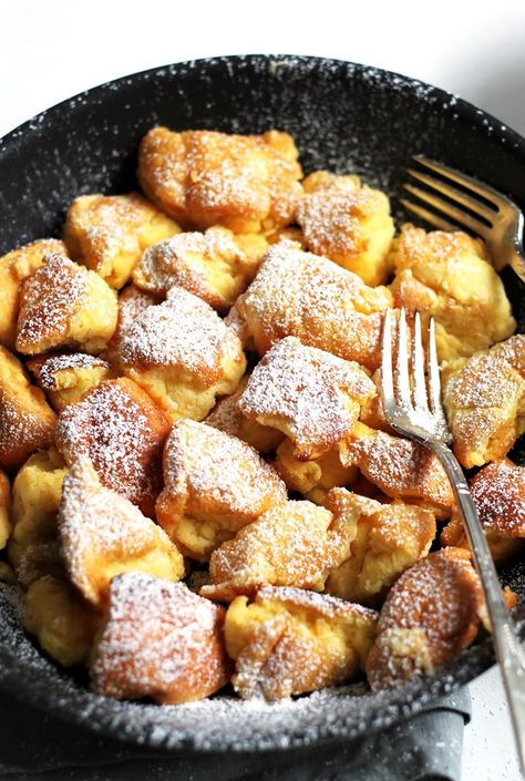 Light and Fluffy Shredded Pancake - Kaiserschmarrn » Little Vienna Austrian Recipes, Pancake Recipe, Vienna, Breakfast Brunch, Cookies Et Biscuits, Breakfast Recipes, Sweet Tooth, Pancakes, Dinner Recipes