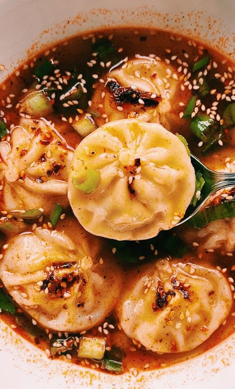 Soup Dumpling Soup HACK - Kelsey's Food Reviews Soup Dumpling, Chicken Dumpling Soup, Dumpling Soup, Soup Dumplings, Pork Dumpling, Dumplings For Soup, Asian Soup, Dumpling Recipe, Chicken And Dumplings