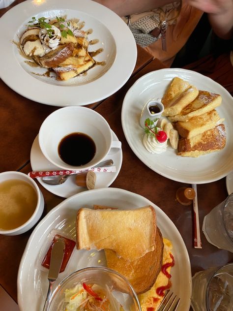 Japanese Toast, Japan Cafe Food, Japanese Breakfast Aesthetic, Breakfast In Japan, Cafe Aesthetic Japan, Japan Breakfast Aesthetic, Japan Travel Aesthetic Food, Tokyo Breakfast Aesthetic, Breakfast In Tokyo