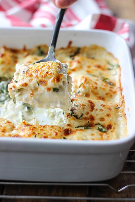 Artichoke Ravioli, Casserole Ideas, Ravioli Bake, Pasta Fatta In Casa, Recipes Casserole, Creamy Spinach, Recipes Simple, Easy Cheesy, Easy Casserole