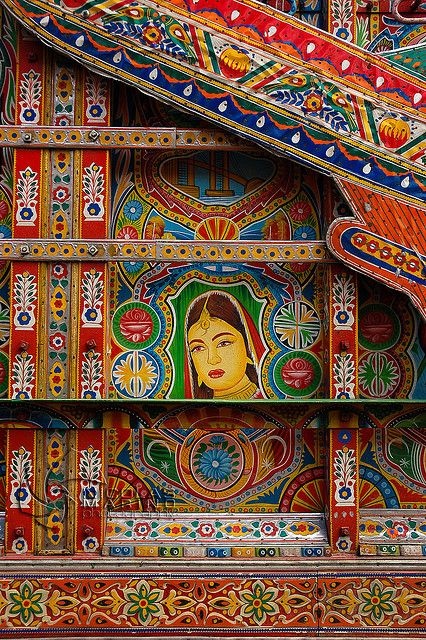 Pakistan truck art Pakistani Decor, Bedford Bambi, Pakistan Truck Art, Truck Art Pakistan, Pakistani Truck, Pakistan Art, Pakistani Art, Pakistan Culture, Beautiful Pakistan