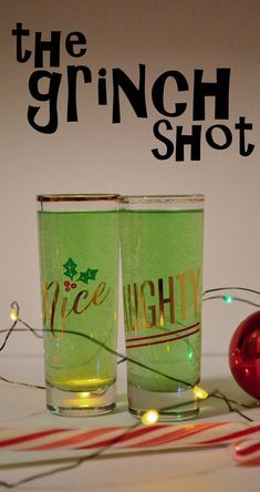 Nye Shots, Grinch Shots, Christmas Shots Alcohol, Holiday Shot Recipes, Xmas Shots, Mystic Grill, Holiday Shots, Holiday Drinks Alcohol Christmas, Shots Alcohol Recipes