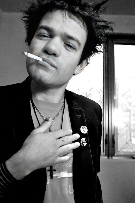 Deryck Whibley, I M Sick, Music Pics, I Still Love Him, Punk Bands, Pop Punk, Punk Rock, Beautiful People, Media