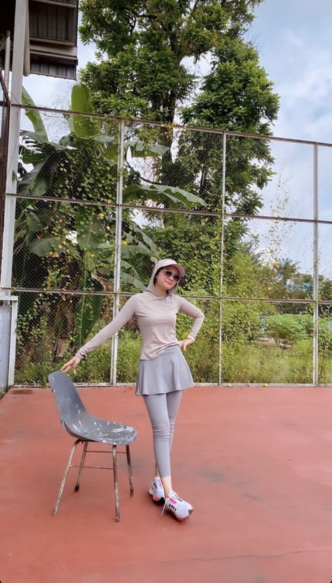 Tennis Outfit Hijab, Outfit Badminton Hijab, Outfit Gym Hijab, Modest Tennis Outfit, Style Olahraga Hijab, Outfit Lari, Outfit Jogging Hijab, Sporty Hijab Outfit, Outfit Badminton