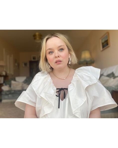 Nicola Coughlan Hair, Nicola Coughlan Style, Clare Devlin, Penelope Bridgerton, Derry Girls, Nicola Coughlan, Soft Gamine, Woman Style, Christina Hendricks