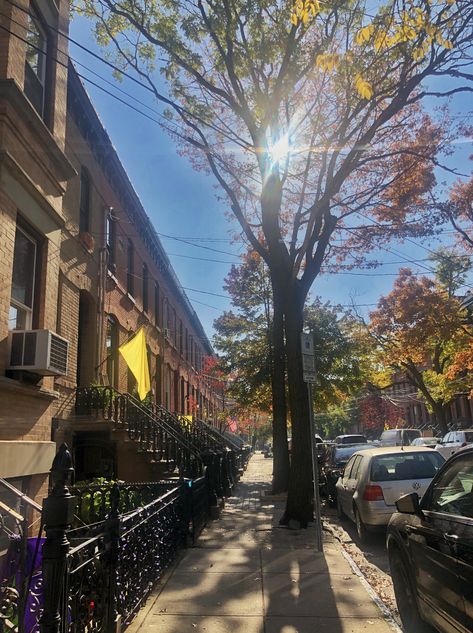 City Daytime, Nyc Golden Hour Aesthetic, City Aesthetic Daytime, Nyc Sidewalk, Sunny City Aesthetic, Hoboken Apartment, Nyc Daytime Aesthetic, Sunny New York Aesthetic, Big City Aesthetic Daytime