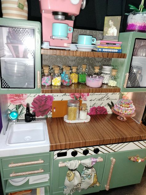 Dollhouse Makeover, Mini Verse, Frozen Moments, Diy Barbie House, Doll Miniatures, Mini Brands, Doll Furniture Diy, Mini Stuff, Dolls House Interiors