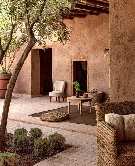 Studio Ko, Modern Hacienda, Hacienda Style Homes, Earthship Home, Mexico House, Mud House, Interior Design Per La Casa, Adobe House, Hacienda Style