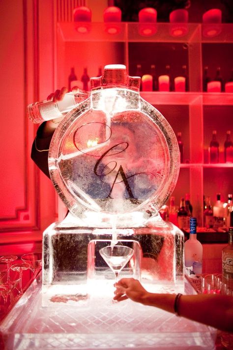 Ice Sculpture Wedding, Ice Luge, Ice Bar, Ice Art, Ice Sculpture, Snow Sculptures, Winter Wonderland Party, Luge, Wedding Inside