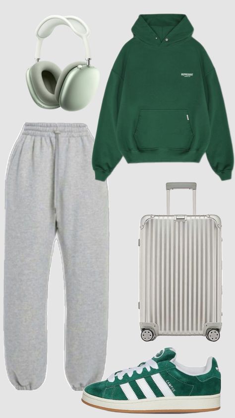 🍀💚#oufitinspo #campus00s #green Green Campus, New Mom Outfits, Outfit Campus, Campus Outfit, Future Outfit, Ootd Summer, Green Outfit, Grey Jeans, Airport Outfit