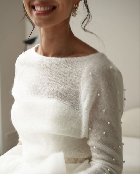 Bridal jackets, wool coats and cozy knits (@artpodium.wedding) • Photos et vidéos Instagram Sweater With Pearls, Bridal Topper, Wedding Cardigan, Wedding Sweater, Bridal Sweater, Bridal Coat, Dress Topper, Autumn Bridal, Bride Jacket