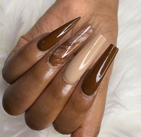 Fall Acrylic Nails One Color, Cinnamon Color Nail Designs, October Nails Fall Colors 2023, Current Nail Trends 2023 Fall, Nails Fall 2023 Trends, Bold Fall Nails, Fall Pedicure Colors 2023, October Nails Fall Acrylic, Fall Nails 2023 Trends