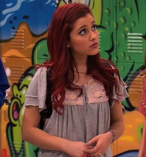 VICTORIOUS SEASON 2 EP 10 Ariana Grande 13, Cat Valentine Outfits, Victorious Cat, Ariana Grande Victorious, Victorious Nickelodeon, Ariana Grande Cat, Icarly And Victorious, Cat Valentine Victorious, Victorious Cast