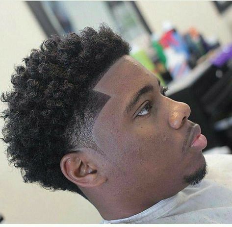 Afro Fade Haircut, Afro Hair Fade, Temp Fade Haircut, Taper Fade Short Hair, Waves Hairstyle Men, Fade Haircut Curly Hair, Taper Fade Curly Hair, Men Fade Haircut Short, Hair Twists Black