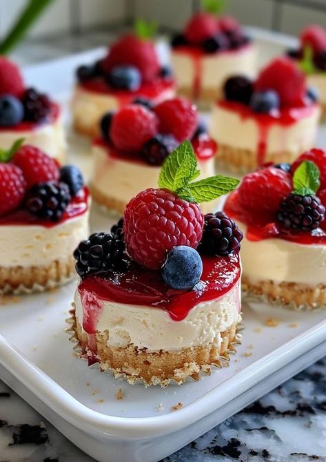 Floral Recipes - Fruity Mini Cheesecakes 🍓🍰  📋... Fruity Cupcakes, Simple Cheesecake, Floral Recipes, Dessert Shooters Recipes, Cheesecake Bites Recipe, Decadent Chocolate Cake, Easy Summer Desserts, Bake Cheesecake, Bake Dessert