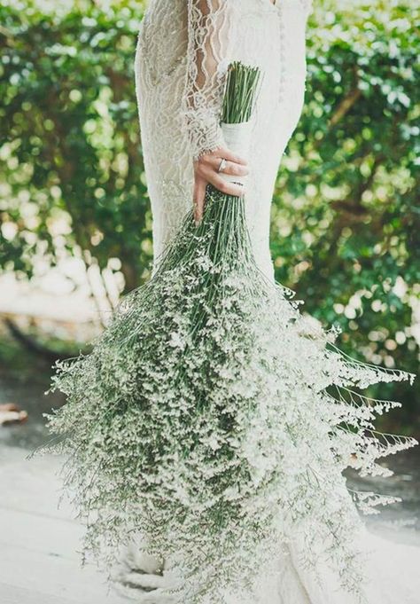 Forget traditional roses, if you're looking for inspiration for your wedding day bouquet, we've compiled a list of the most romantic trends right now. Long Stem Bouquet, Unique Bridal Bouquets, Unique Wedding Bouquet, Modern Bouquet, Unique Bouquet, Unique Bride, Sydney Wedding, Rose Pastel, Bride Bouquets