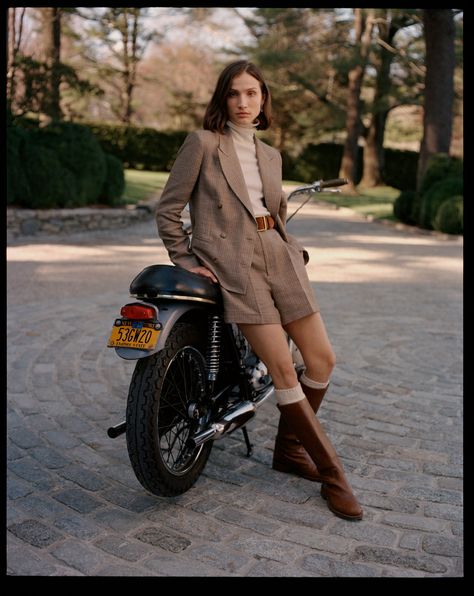 Falling for New York (Again) | Vogue Estilo Old Money, Suit Shorts, Ivy League Style, Ralph Lauren Style, Old Money Style, Heritage Fashion, Kinds Of Clothes, Suit Style, Ralph Lauren Outfits