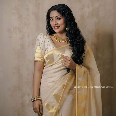 Kerala Dress, Kerala Saree Blouse, Onam Outfits, Kerala Saree Blouse Designs, Traditional Blouse Designs, Kerala Saree, New Saree Blouse Designs, Indian Bride Outfits, Set Saree