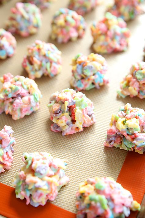 Recipes With Fruity Pebbles, Fruity Pebble Treats, Fruity Pebble Cookies, Fruity Pebbles Treats, Almond Bark Recipes, Bake Sale Treats, Chocolate Rice Krispies, Easter Bread Recipe, Chocolate Rice Krispie Treats