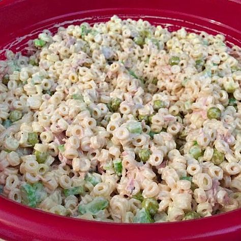 Aunt Bonnie's Tuna Ring Salad Best Tuna Salad, Dill Potatoes, Caviar Recipes, Tuna Salad Recipe, Tuna Salad, Egg Rolls, Pot Pie, Simple Recipe, Bowls Recipe