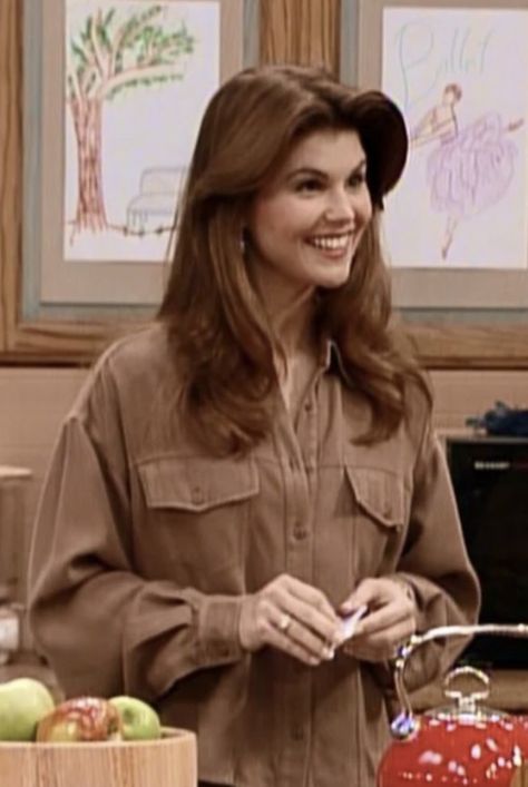 Full House Aunt Becky Outfits, Full House Aesthetic Outfits, Becky Full House Outfits, Aunt Becky Hair, Early 2000s Mom Aesthetic, Aunt Becky Full House, Aunt Becky Outfits, Full House Outfits, Becky Full House