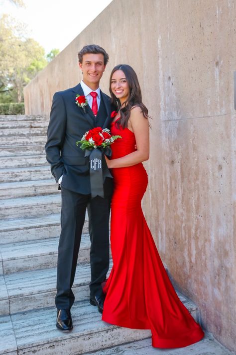 Tux With Red Dress Prom, Matching Prom Couples Red, Red Prom Looks Couple, Prom Red Couple, Red Prom Ideas For Couples, Red Prom Pictures Couples, Red Prom Dress And Date, Red Prom Looks For Guys, Red Prom Dress Pictures