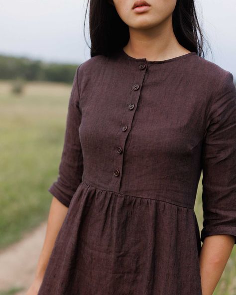 Dress For Autumn, Simple Frock Design, Simple Frocks, Casual Frocks, Simple Kurti Designs, Cotton Kurti Designs, Designer Dresses Casual, Frock Design, Fashion Hacks Clothes