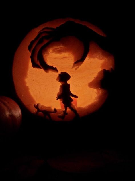 Jacko Lantern Ideas, Coraline Pumpkin Carving Ideas, Pumpkin Carving Coraline, Cool Pumpkin Ideas, Coraline Carved Pumpkin, Pumpkin Carving Halloween Movie, Coraline Pumpkin Carving Stencil, Coraline Pumpkin, Coraline Pumpkin Carving