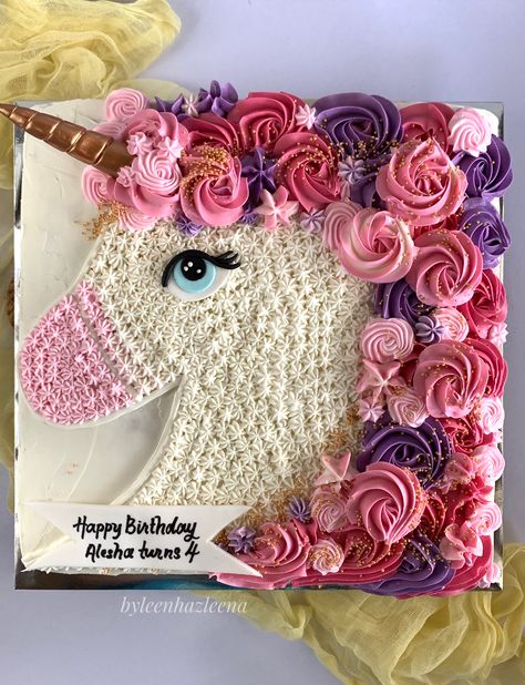 #unicorn #unicorncake #buttercream #buttercreamcake #birthdaycake #birthdaycakeideas Unicorn Sheet Cake Ideas, Unicorn Sheet Cake, Slab Cake, Unicorn Painting, Unicorn Birthday Cake, Mini Tart, Sweets Cake, Unicorn Hair, Unicorn Cake