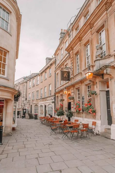 Things To Do In Bath, Bath England, Hand Luggage, Pretty Places, Photography Blog, Travel Aesthetic, Wall Collage, Places To Travel, My Aesthetic