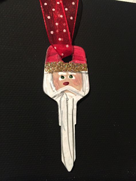 Up Cycled Key Ornament Santa от EPaintedTreasures на Etsy Key Christmas Ornament, Key Ornament, Key Decorations, Old Keys, Random Ideas, Crafty Craft, Merry Xmas, Christmas Projects, Decoration Ideas