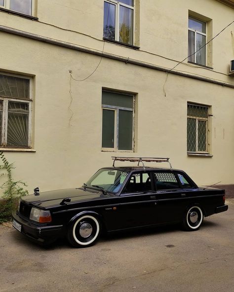 Volvo Wagon, Old Vintage Cars, Volvo 850, Volvo 240, Classic Mercedes, Volvo Cars, Weird Cars, Tuner Cars, Car Photography