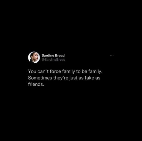 Petty Family Quotes Truths, Real Friends Tweets, Fake Family Tweets, Fake Friends Quotes Betrayal, Stand Quotes, Fake Family Quotes, Toxic Family Quotes, Fake Love Quotes, Friends Are Family Quotes