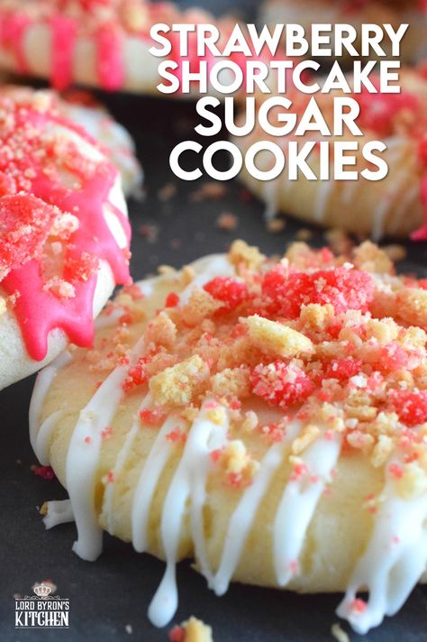 Strawberry Shortcake Sugar Cookies - Lord Byron's Kitchen Strawberry Crunch Sugar Cookies, Cookie Recipes Bakery Style, Cookie Table Cookies, Bake Sell Ideas, January Cookies, Desserts To Sell, Bake Sell, Shortcake Cookies, Sweet Deserts