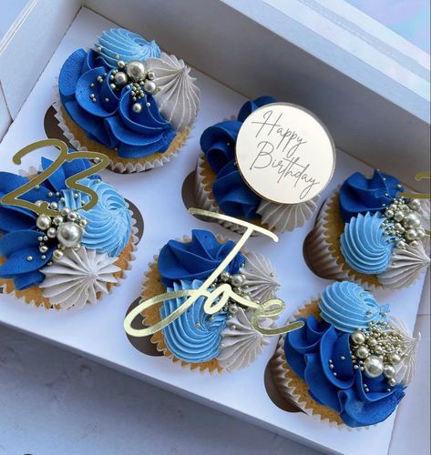 Blue Cupcakes For Men, Cupcake Designs For Men, Cupcake Flower, Cupcakes For Men, Eid Cake, Blue Birthday Cakes, Blue Frosting, Cupcake Decorating Tips, Fancy Cupcakes