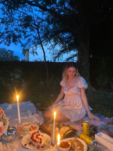 candlelight dinner party pretty dresses summer aesthetic birthday Birthday Night Picnic, Birthday Picnic Ideas For Him, Picnic Under The Stars Aesthetic, Picnic With Candles, Night Picnic Aesthetic, Picnic Date Reference, Star Gazing Picnic, Nighttime Picnic, Night Time Picnic