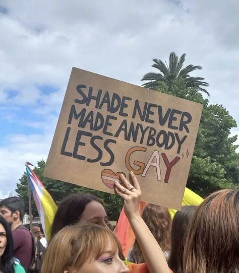 Pride Protest Aesthetic, Pride Parade Signs Ideas, Pride Parade Posters, Pride Signs Ideas Funny, Pride Protest Signs, Pride Parade Signs, Trans Happiness, Pride Signs Ideas, Pride Parade Aesthetic