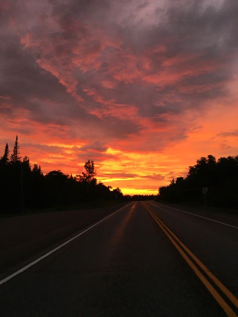 Nature, Highway Sunset Aesthetic, Aesthetic Road Pictures, Apocalyptic Sunset, Highway Aesthetic, Sunset On The Road, Highway Sunset, Canada Sunset, Summer Sunset Aesthetic