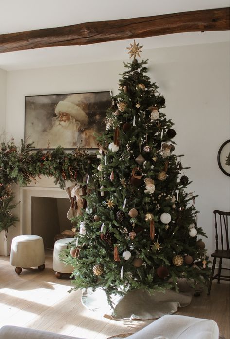 Christmas Tree Inspo, Lights For Christmas, Cozy Christmas Decor, Neutral Christmas Decor, Christmas Decor Inspiration, Christmas Interiors, Christmas Tree Inspiration, Christmas Themes Decorations, Christmas Inspo