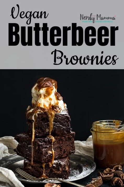 If you want to have an overload of amazingness in your mouth, you have to make these Vegan Butterbeer Brownies. Harry would be jealous. #nerdymammablog #vegan #brownies #harrypotter Butterbeer Brownies, Vegan Harry Potter, Vegan Butterbeer, Harry Potter Desserts, Harry Potter Recipes, Vegan Halloween, Vegan Brownies, Vegan Cake Recipes, Decadent Cakes