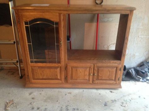 How These Parents Turned a $20 Goodwill Find Into a Tricked-Out Kitchen Playset They started with an old, solid-wood entertainment center. Tv Cabinet Makeover, Diy Kitchen Updates, Crazy Inventions, Old Tv Stands, Diy Kids Kitchen, Old Entertainment Centers, Diy Furniture Restoration, Entertainment Center Ideas, Kids Having Fun