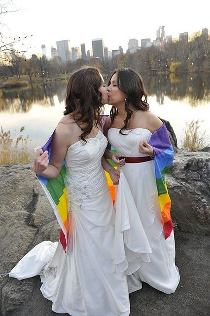 Lesbian pride gay marriage. Must have a photo wrapped in a rainbow flag <3 Anak Manja, Lgbt Wedding, Two Brides, Rainbow Wedding, Lgbt Love, Lgbtq Wedding, Lesbian Wedding, Gay Marriage, Gay Wedding