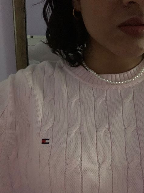 Tommy Hilfiger Sweater Outfit Women, Tommy Sweater Outfit, Tommy Hilfiger Sweater Outfit, Tommy Hilfiger Women Outfit, Bob Haircut Wavy Hair, Pink Sweater Aesthetic, Tommy Hilfiger Outfits Women, Tommy Hilfiger Aesthetic, Tommy Hilfiger Outfits