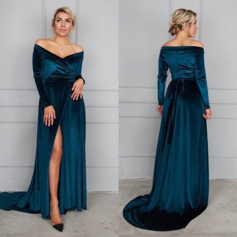 It is made from velvet that is soft fabric with satin feel and pleasant glow. With this dress, you will really stand out of the crowd because such striking beauty cannot be unnoticed. Rapunzel Gown, Teal Velvet Dress, Black Tie Formal Wedding, Copper Bridesmaid Dresses, Dress Separates, Maxi Dress Bridesmaid, Vestido Convertible, Titanic Dress, Opera Dress