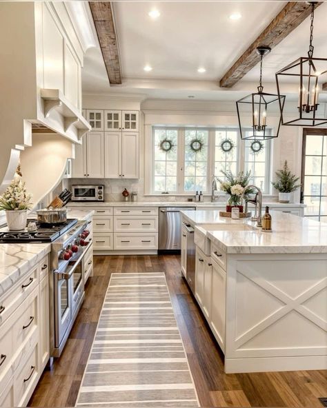 Dream Life House, Dream Kitchens Design, Farmhouse Kitchen Design, Dream House Rooms, Farmhouse Interior, Kitchen Inspiration Design, Kitchen Trends, Modern Farmhouse Kitchens, Luxury Kitchens