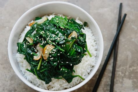 Stir Fry Spinach, Spinach Side, Vegan Info, Fried Spinach, Stove Top Recipes, Sauteed Spinach, Frozen Veggies, Spinach Recipes, Baked Chicken Breast