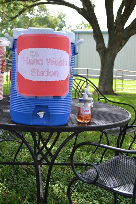 Hand wash station for petting zoo party Farm Parties, Petting Zoo Birthday Party, Mobile Petting Zoo, Petting Zoo Birthday, Petting Zoo Party, Birthday Party At Park, Zoo Birthday Party, Wash Station, Barnyard Birthday Party