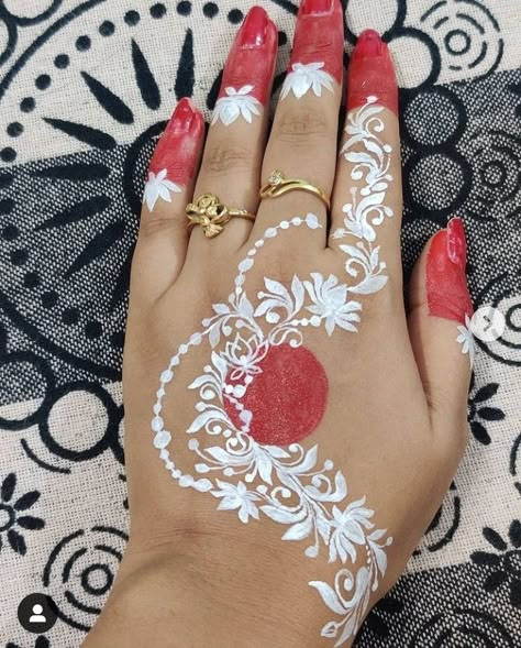 Bengali Henna Design, Bengali Wedding Alpona, Bengali Mehndi Designs, Hand Kalka Design, Hand Kolka Design, Alta Design Bengali Hands, Alta Design Bengali, Kalka Design, Kolka Art